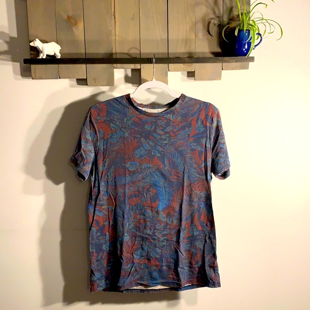 Graphic tee